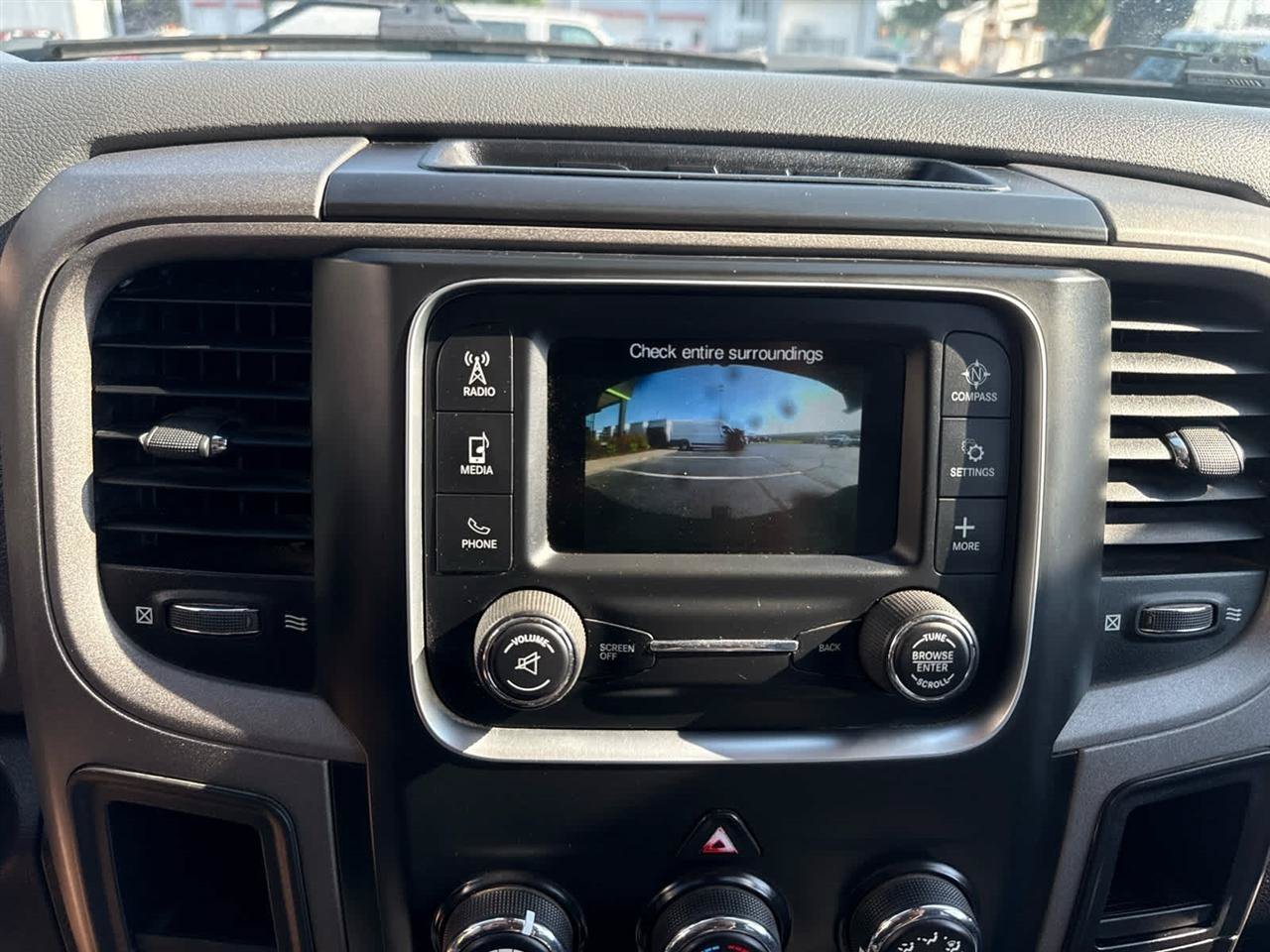 Used 2018 RAM 4500 Tradesman w/ Chrome Appearance Group AWD/4WD image 17