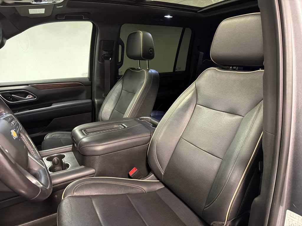 Used 2021 Chevrolet Suburban Premier w/ Premium Package AWD/4WD image 24