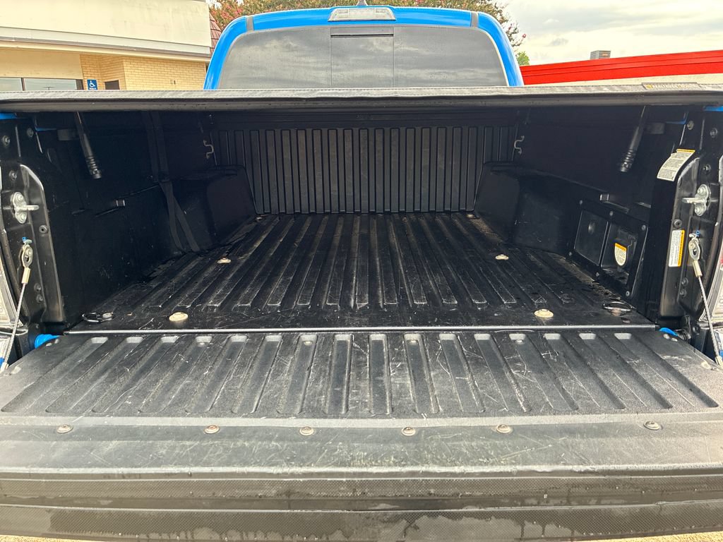 Used 2021 Toyota Tacoma TRD Off-Road AWD/4WD image 30