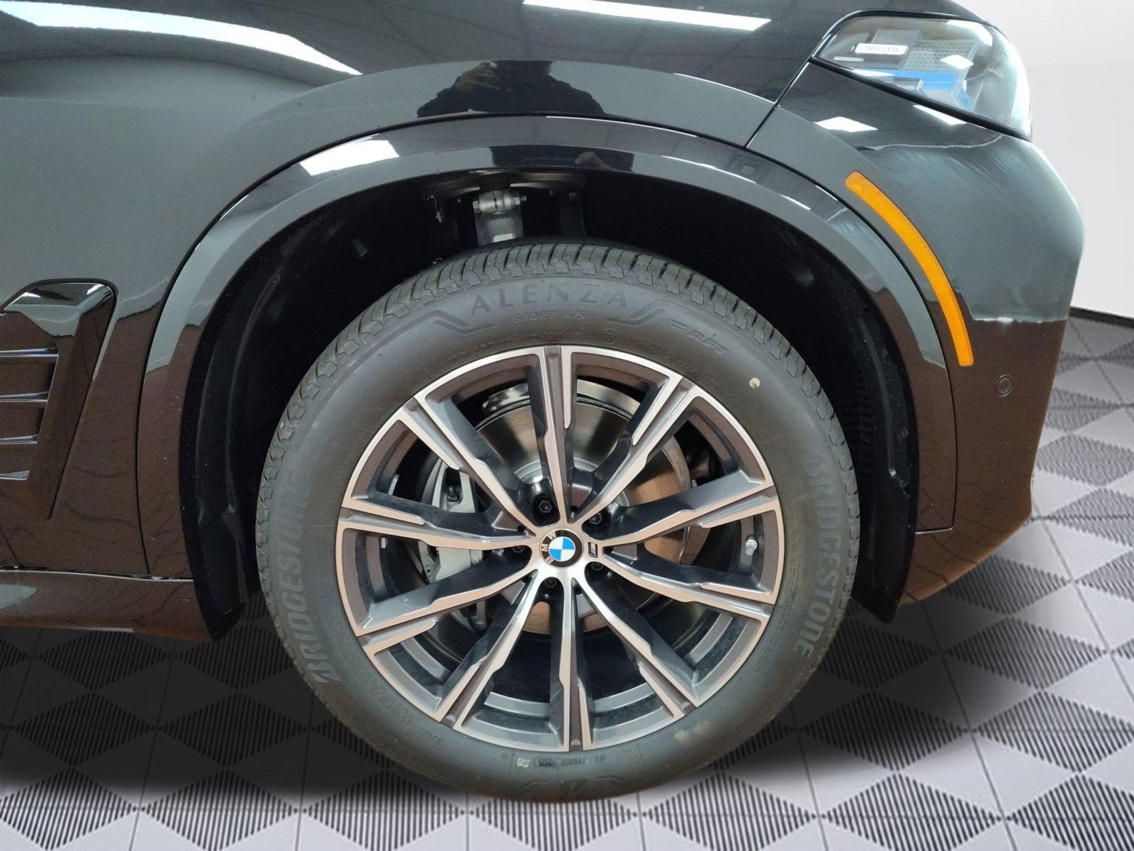 Used 2026 BMW X5 xDrive40i w/ M Sport Package image 10