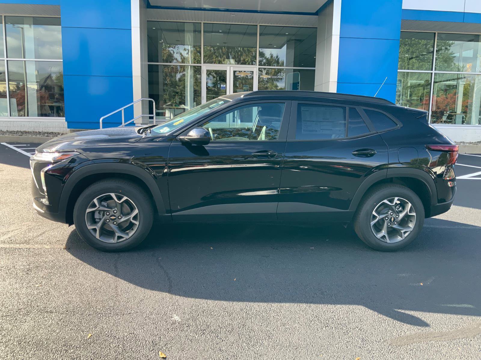 New 2026 Chevrolet Trax LT w/ Driver Confidence Package image 4