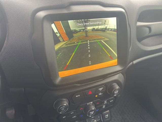 Used 2023 Jeep Renegade Latitude w/ Premium Group image 15