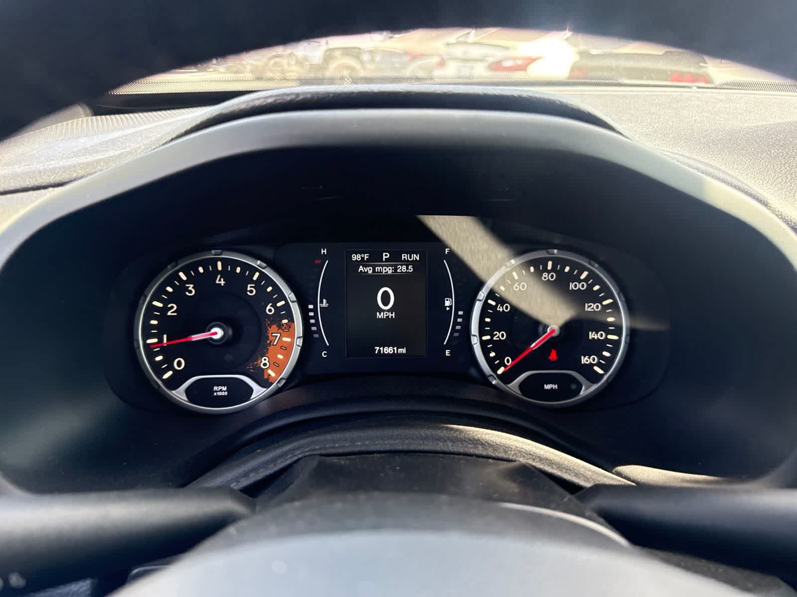 Used 2018 Jeep Renegade Latitude w/ Advanced Technology Group FWD image 23