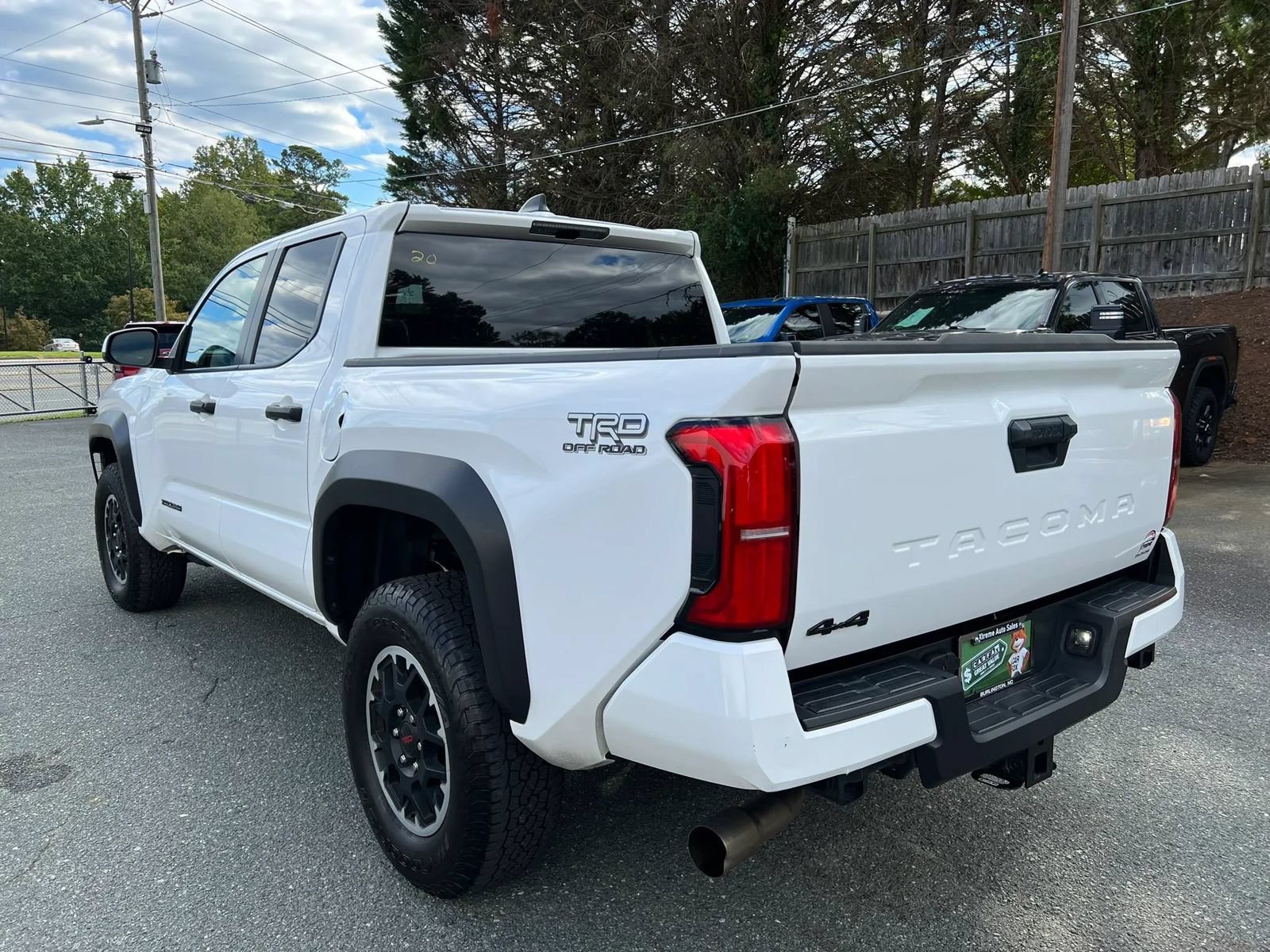 Used 2025 Toyota Tacoma TRD Off-Road AWD/4WD image 6