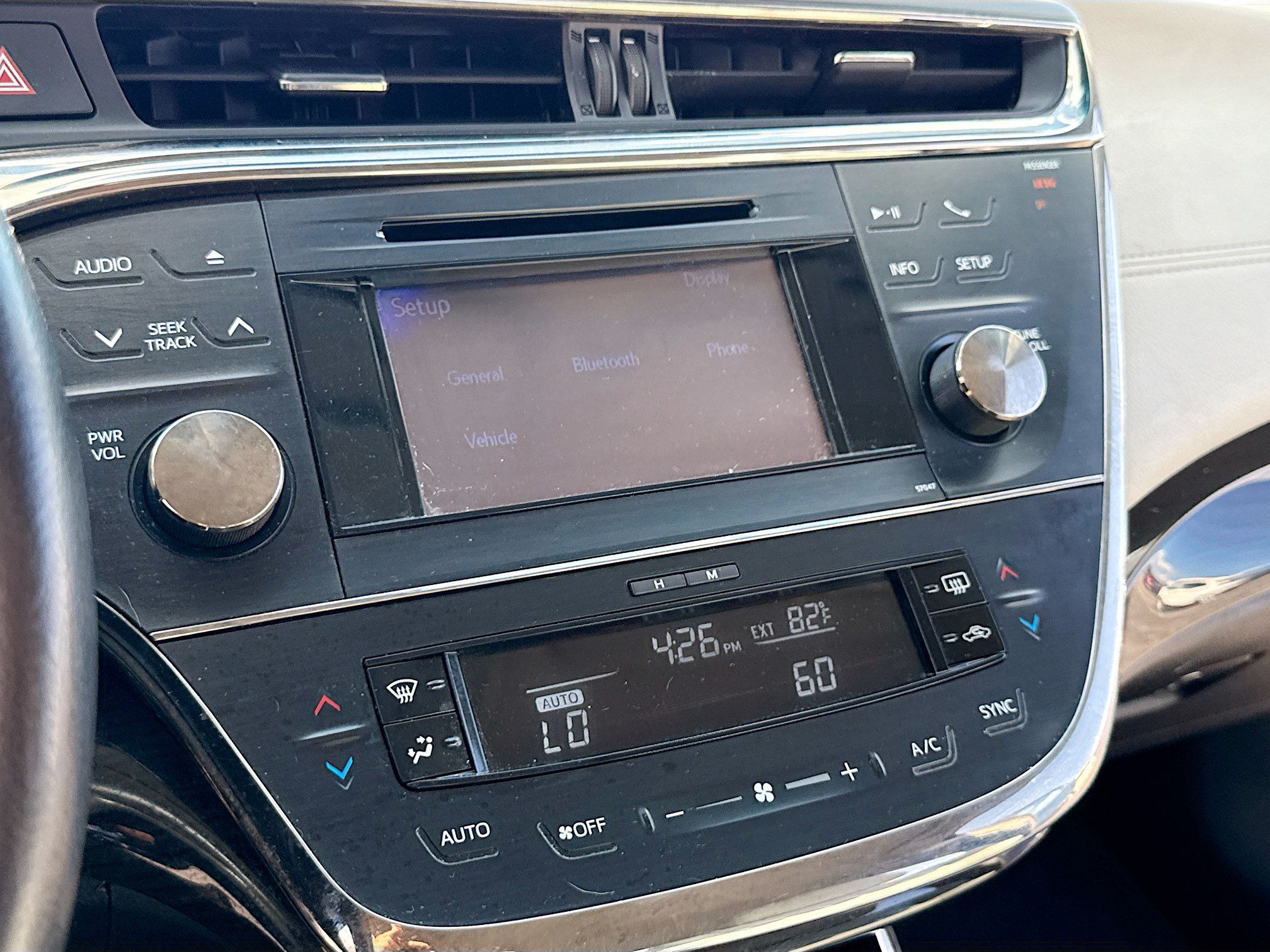 Used 2014 Toyota Avalon Limited FWD image 8