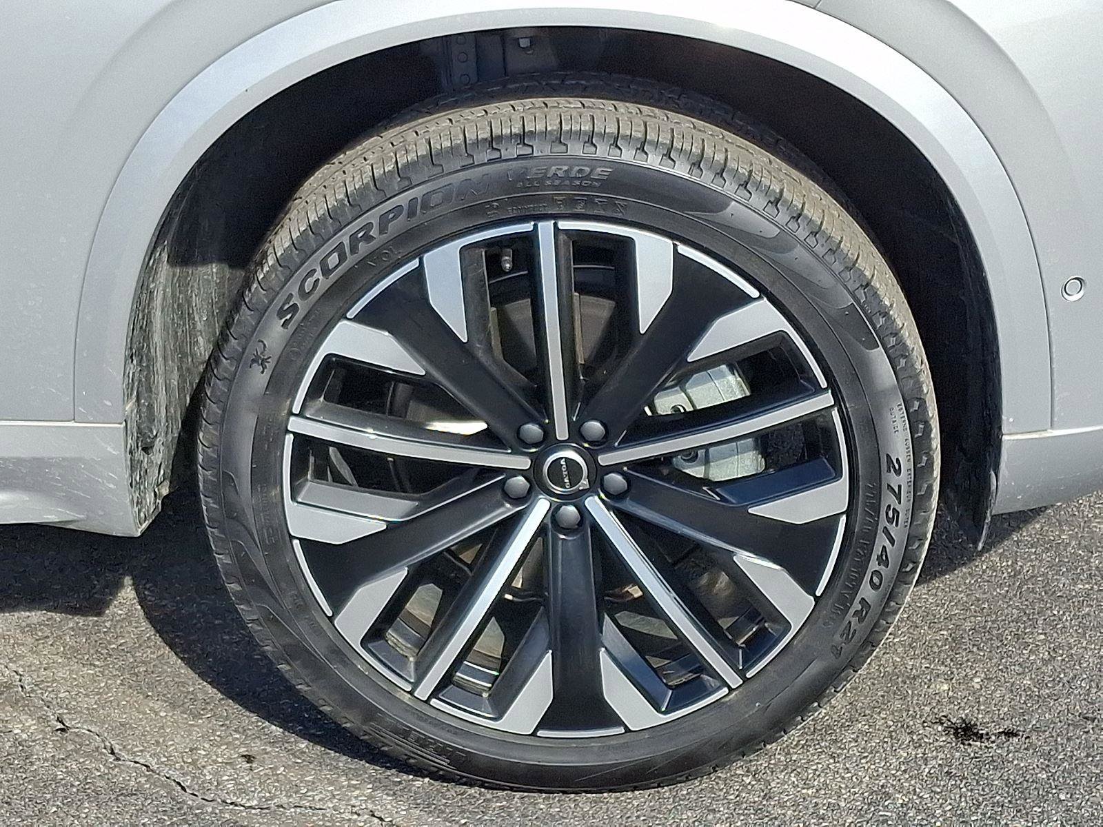 Certified 2025 Volvo XC90 B5 Plus image 8