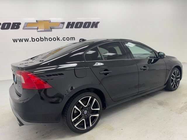 Used 2017 Volvo S60 T5 Dynamic FWD image 5
