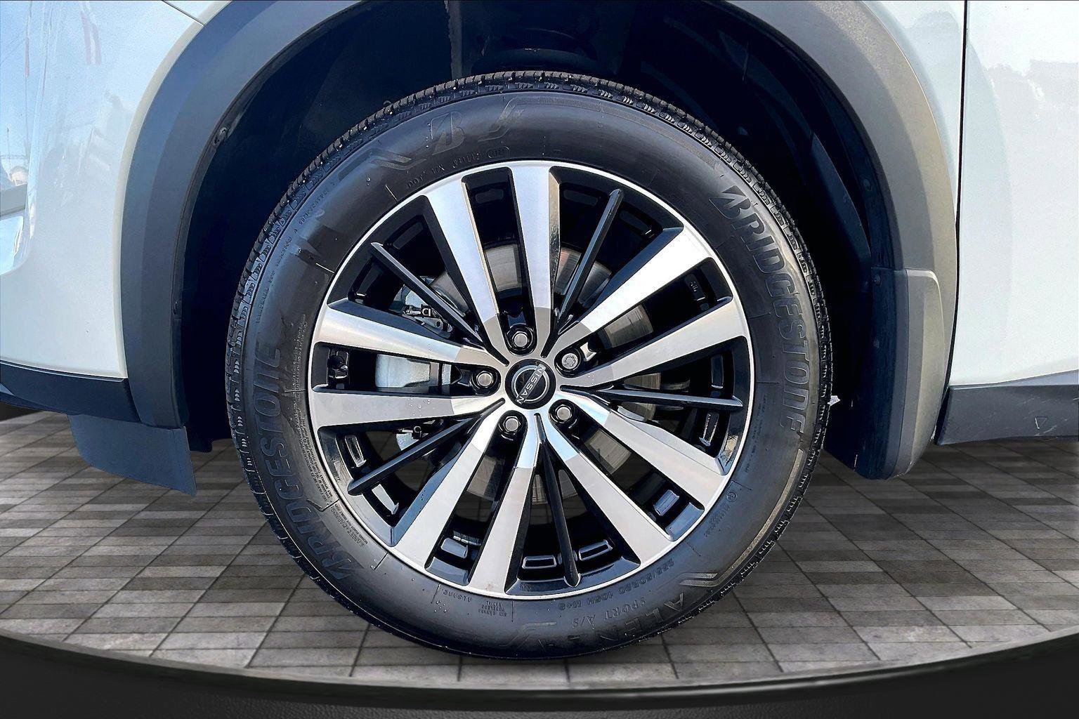 Certified 2024 Nissan Pathfinder Platinum w/ Cargo Package image 10