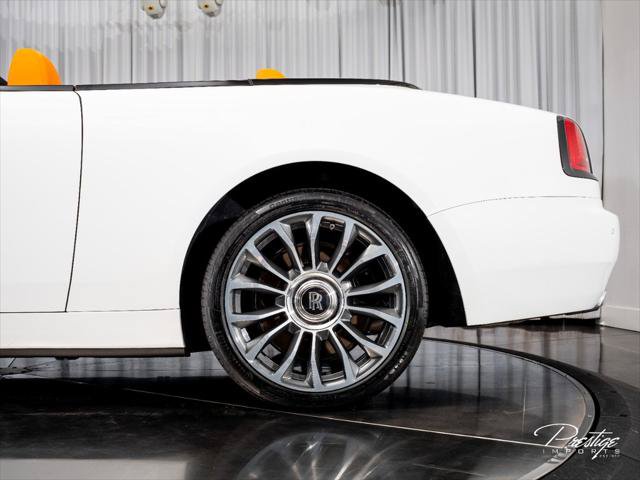 Used 2021 Rolls-Royce Dawn RWD image 9