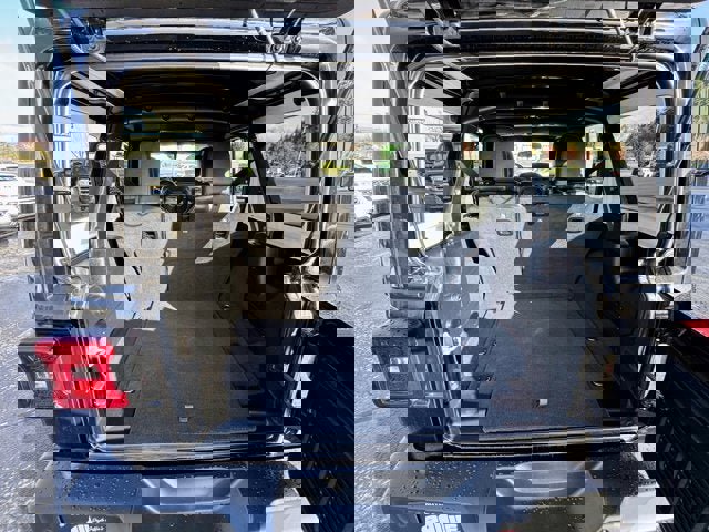 Used 2021 Jeep Wrangler Unlimited Sahara image 6