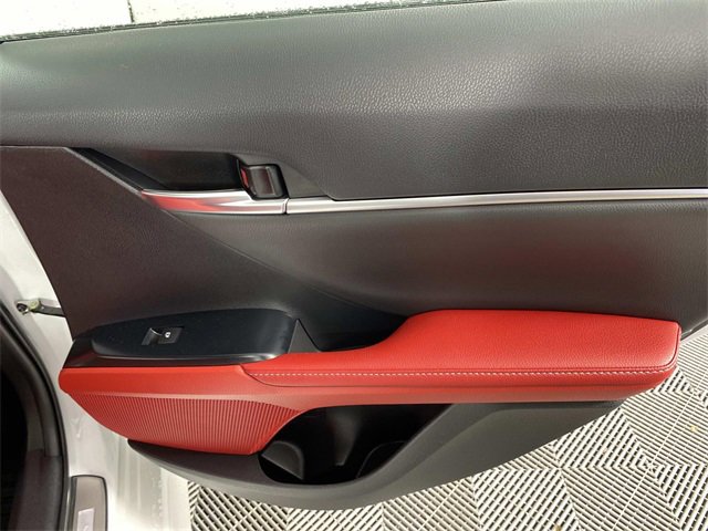 Used 2020 Toyota Camry XSE image 27