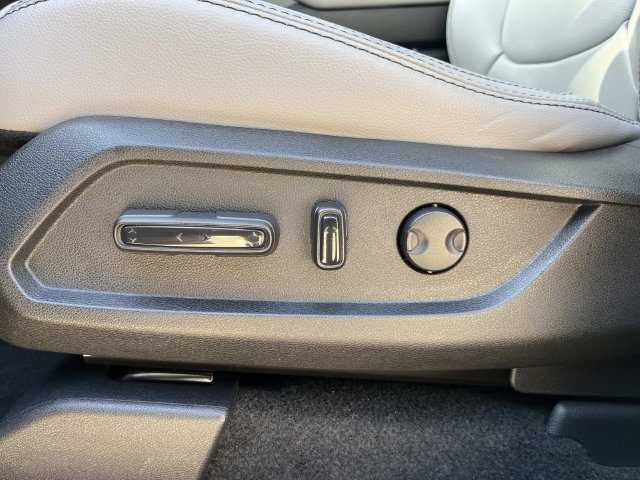 Certified 2025 Honda Pilot Touring image 16