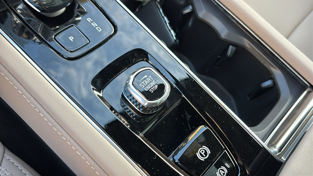 New 2027 Volvo XC90 B6 Plus AWD/4WD image 15