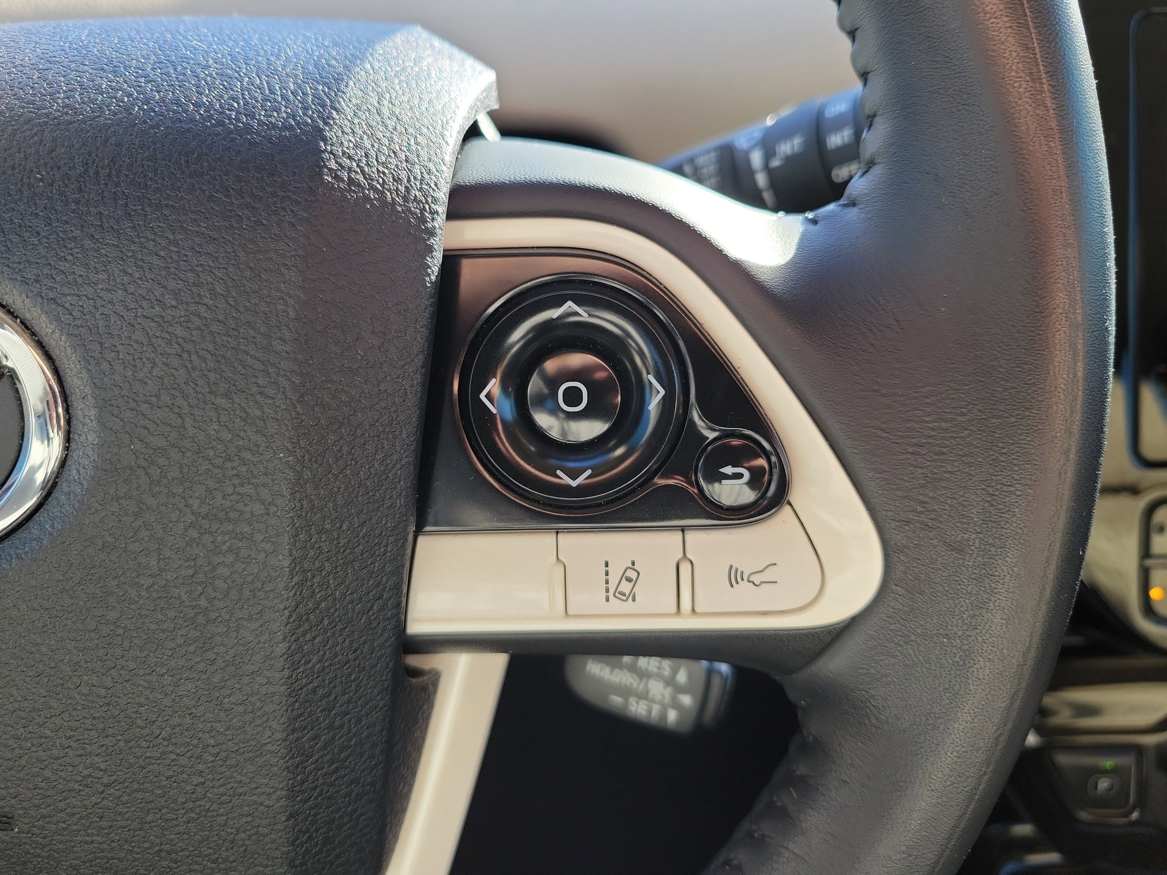 Used 2018 Toyota Prius Four image 26