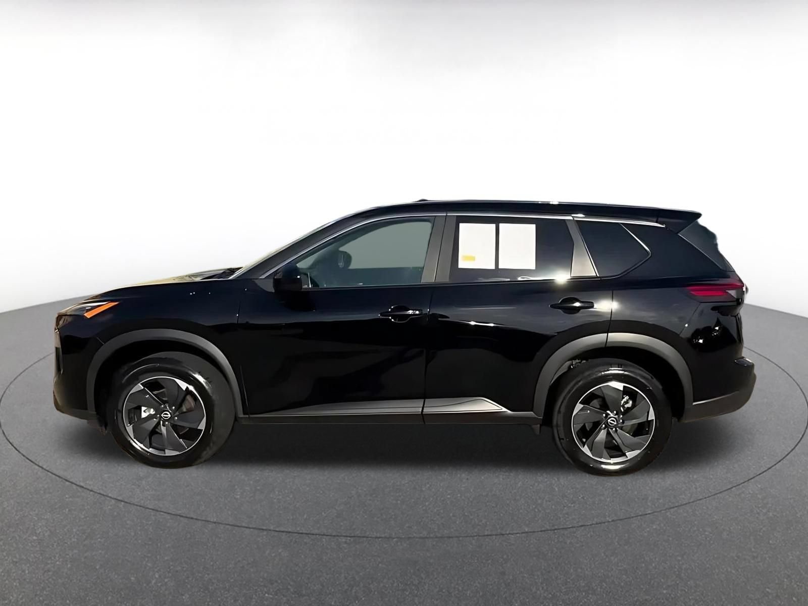 Used 2025 Nissan Rogue SV AWD/4WD image 9
