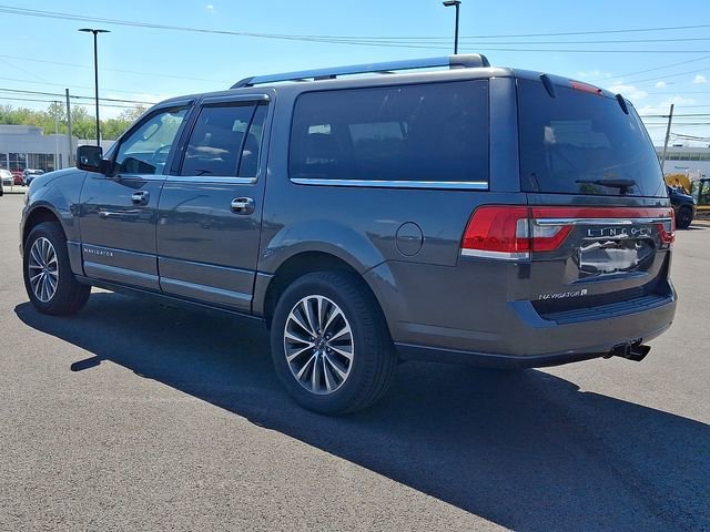 Used 2017 Lincoln Navigator L Select AWD/4WD image 4