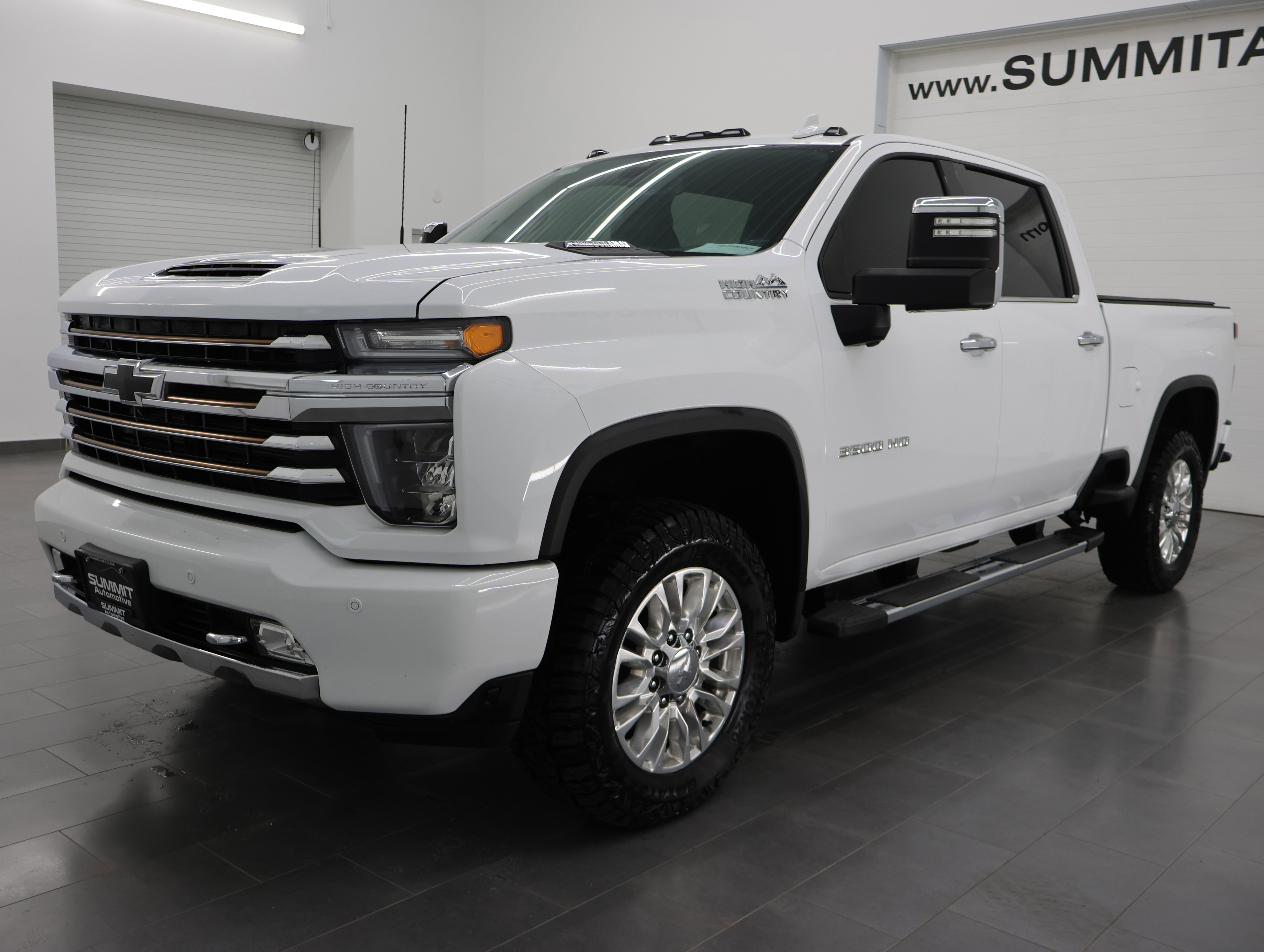 Used 2022 Chevrolet Silverado 3500 High Country w/ Safety Package II AWD/4WD image 7