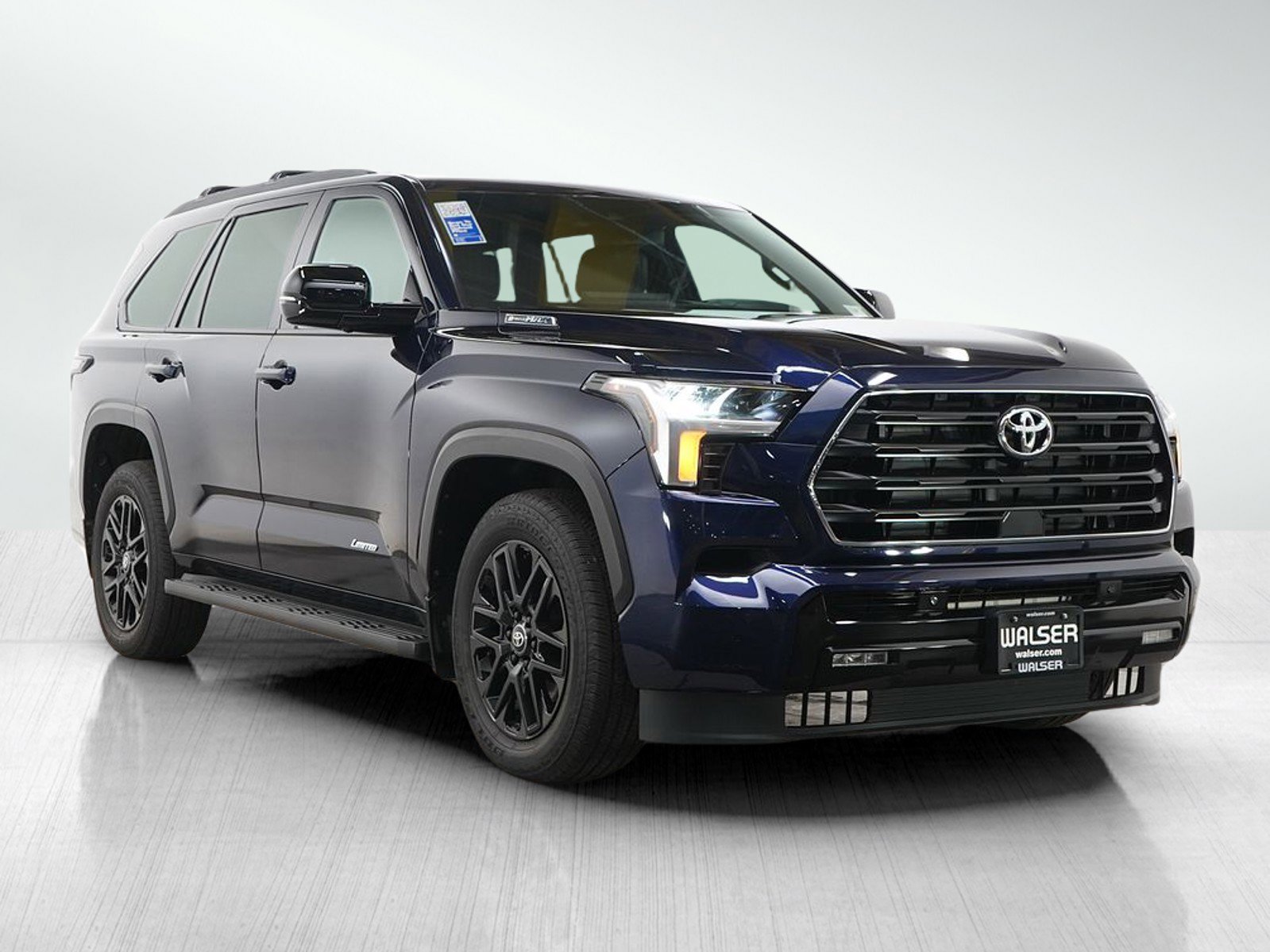 Used 2025 Toyota Sequoia Limited w/ Tow Technology Package AWD/4WD image 7