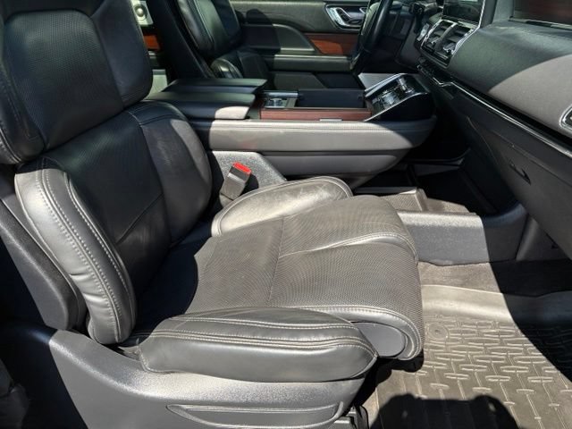 Used 2022 Lincoln Navigator L Reserve AWD/4WD image 23