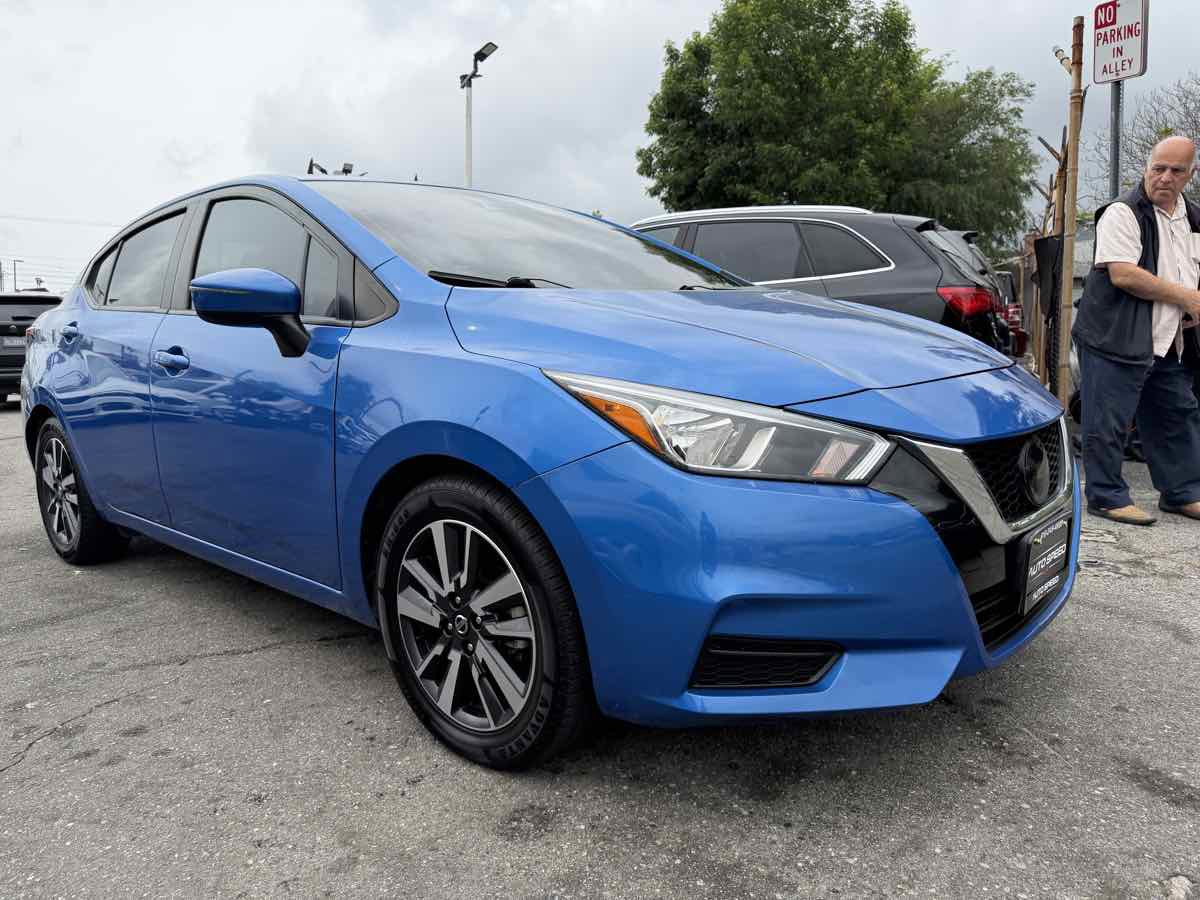 Used 2021 Nissan Versa SV image 1