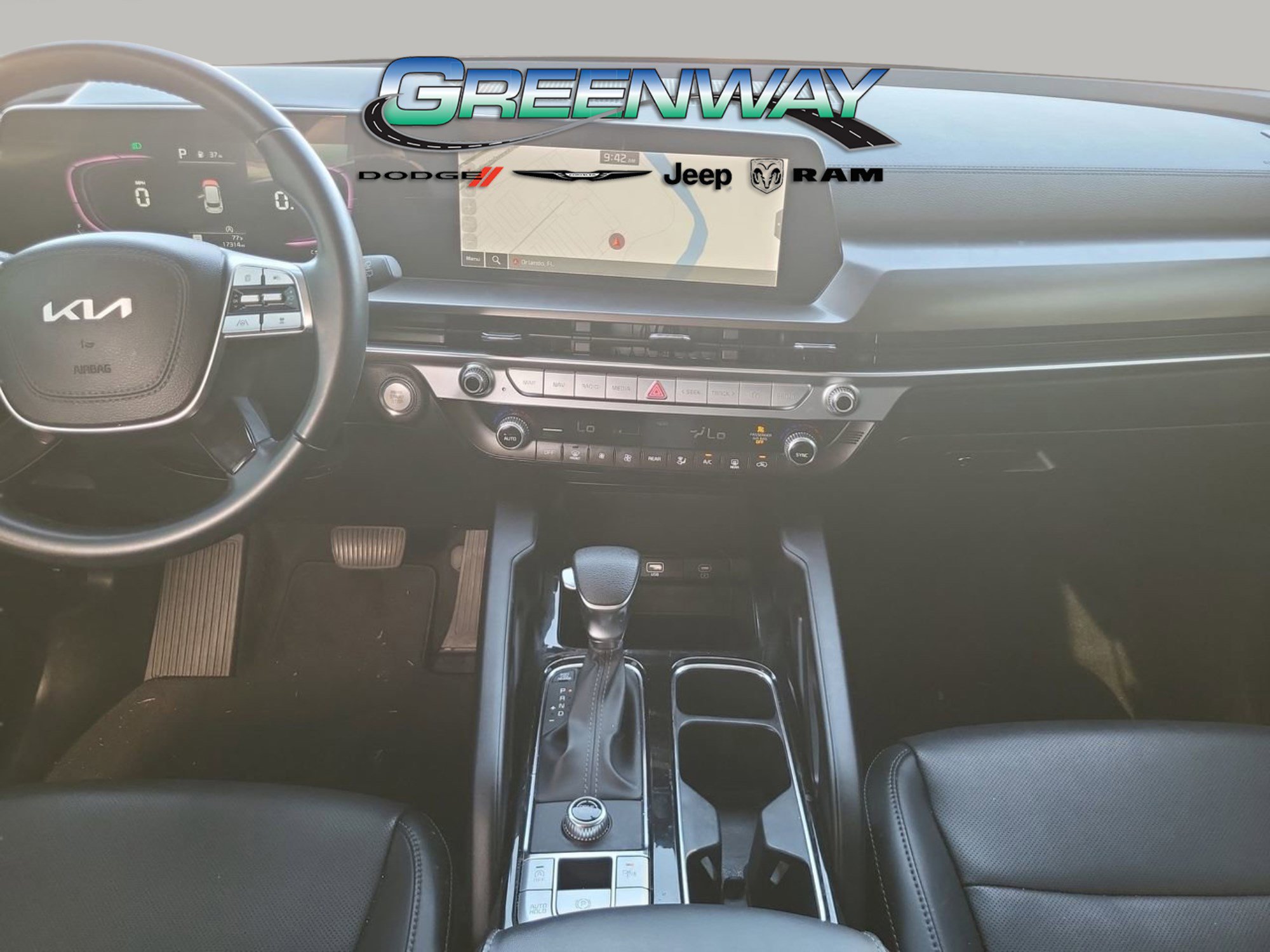 Used 2024 Kia Telluride LX image 12