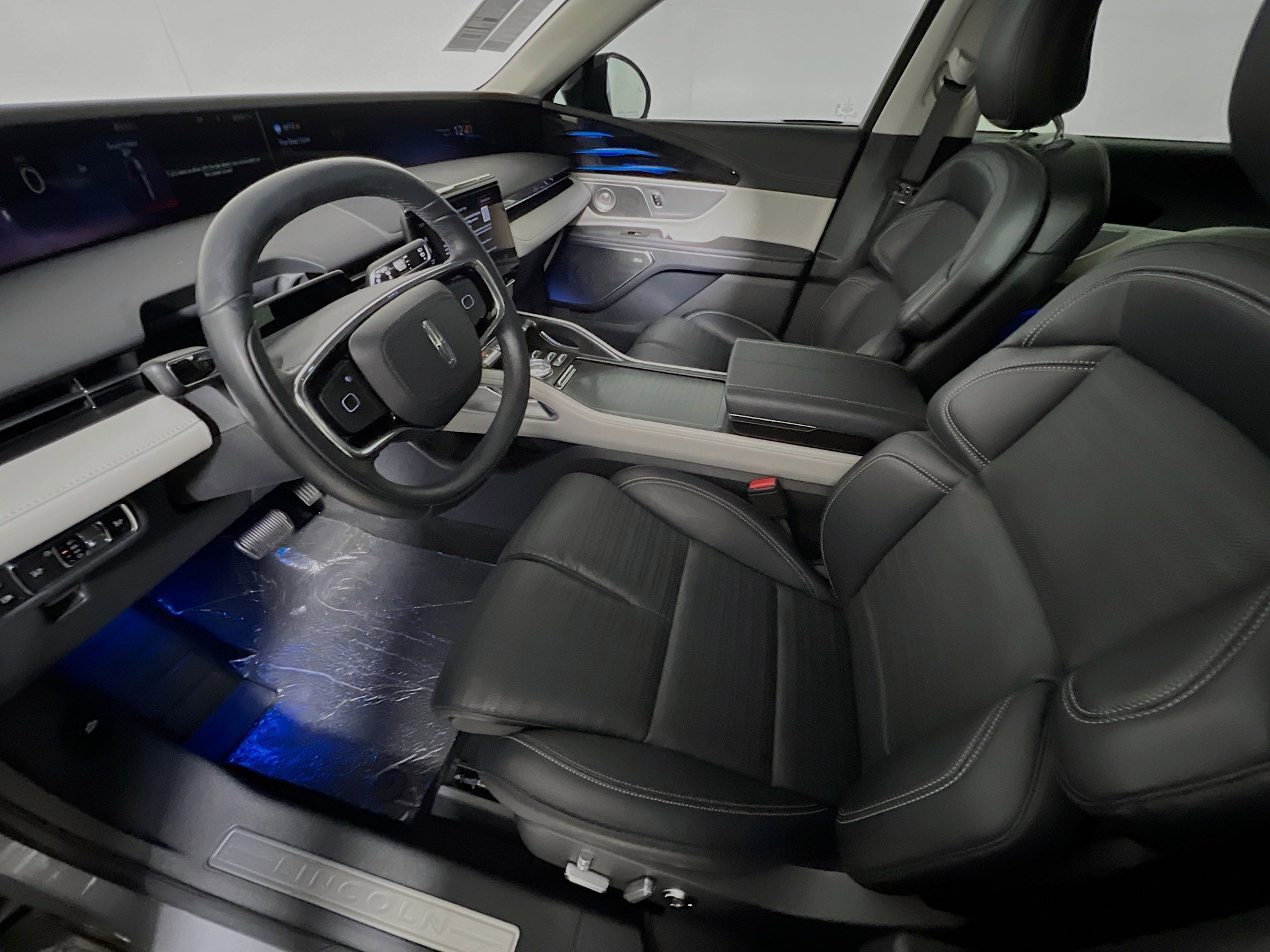 Used 2025 Lincoln Nautilus Reserve AWD/4WD image 15