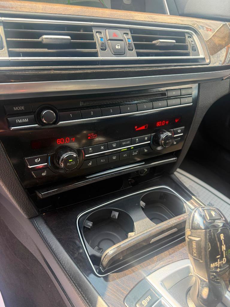 Used 2013 BMW 750Li RWD image 23