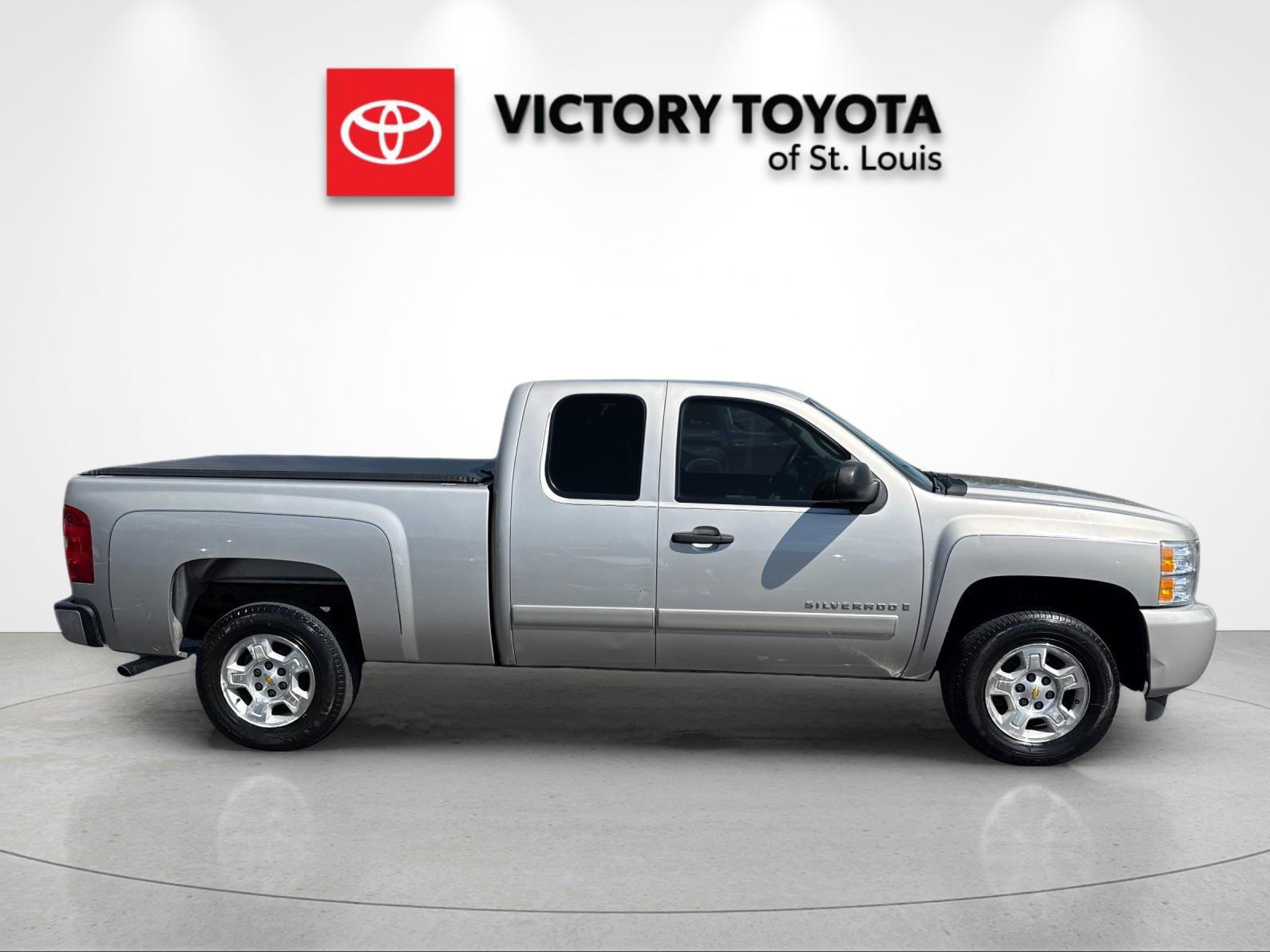 Used 2008 Chevrolet Silverado 1500 LT RWD image 2