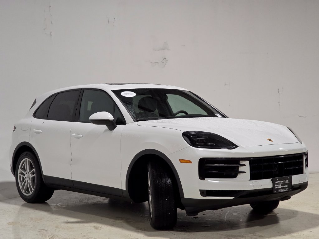 Used 2024 Porsche Cayenne w/ Premium Package AWD/4WD image 6