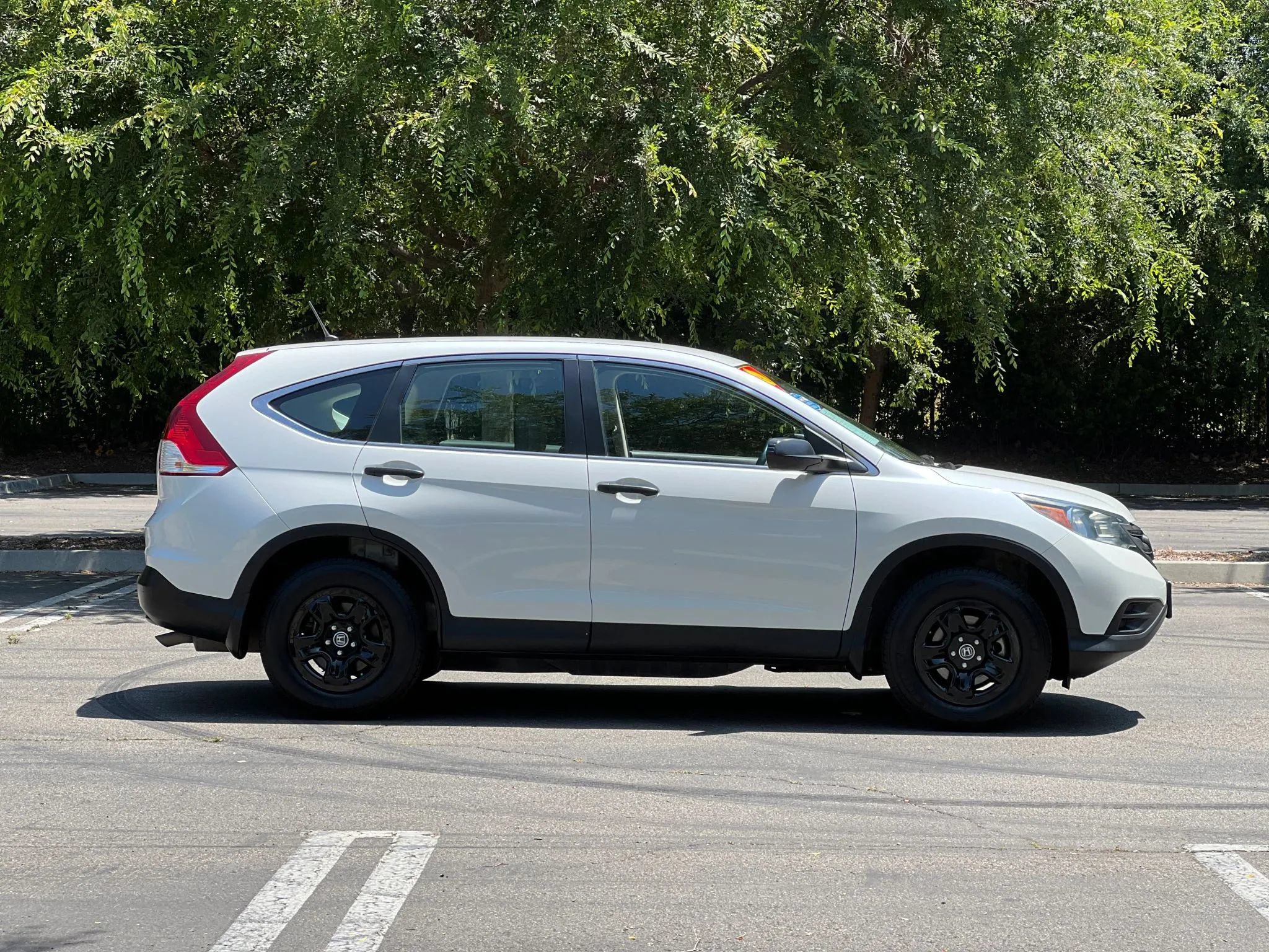 Used 2013 Honda CR-V LX image 2