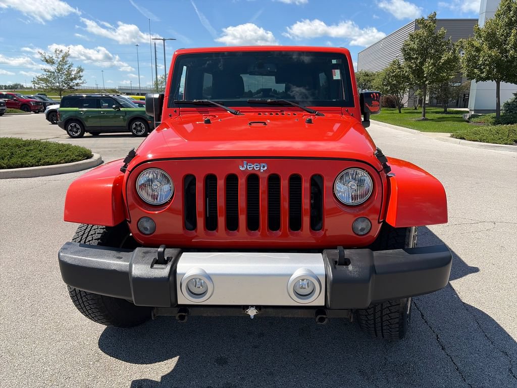 Used 2015 Jeep Wrangler Unlimited Sahara w/ Connectivity Group AWD/4WD image 2