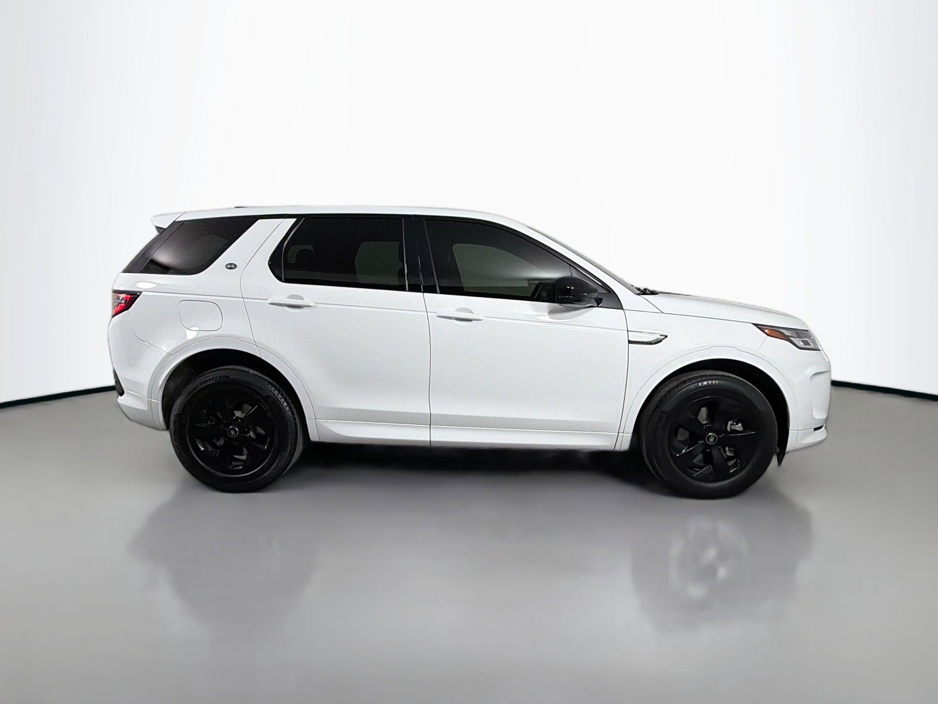 Used 2022 Land Rover Discovery Sport S R-Dynamic image 4