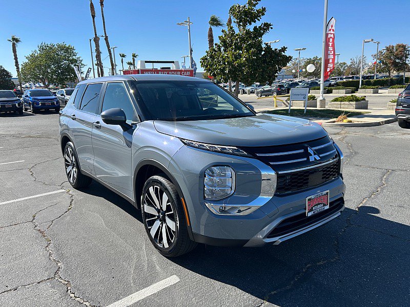New 2026 Mitsubishi Outlander SE FWD image 1