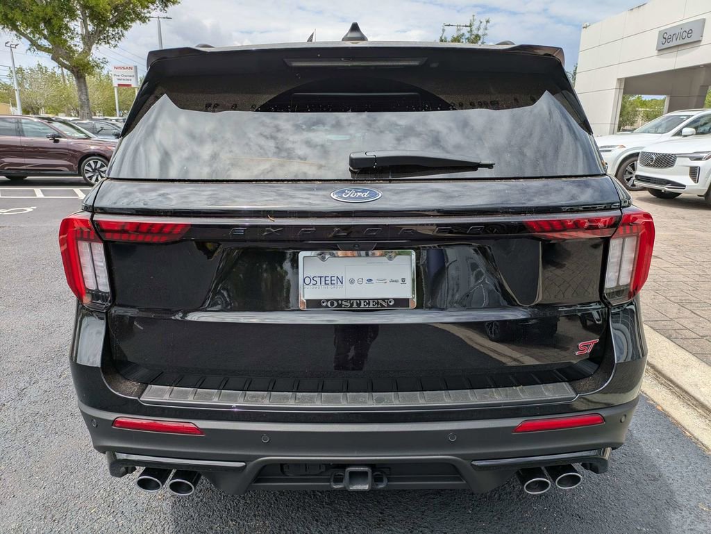 Used 2025 Ford Explorer ST image 5