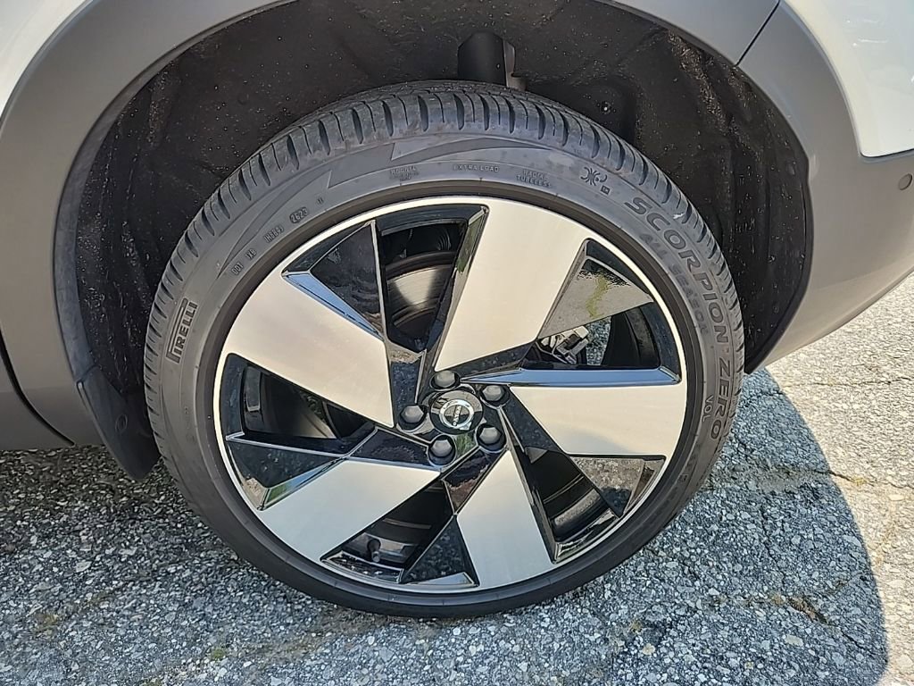 Certified 2024 Volvo XC40 Recharge Ultimate AWD/4WD image 10