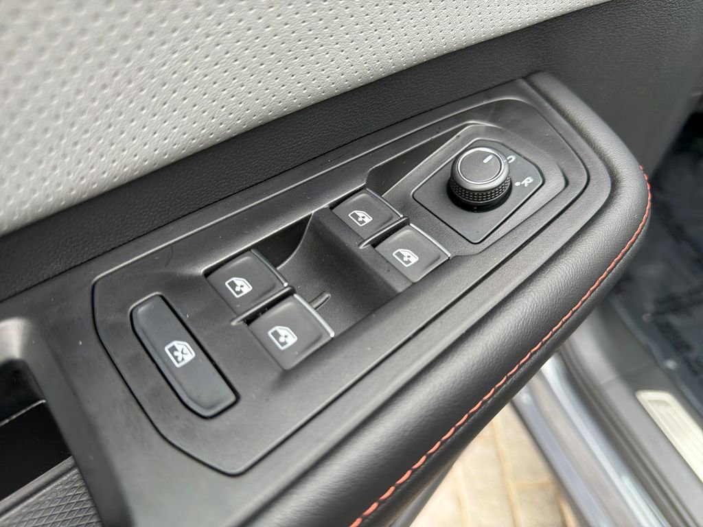 Certified 2025 Volkswagen Atlas Peak Edition SE AWD/4WD image 13
