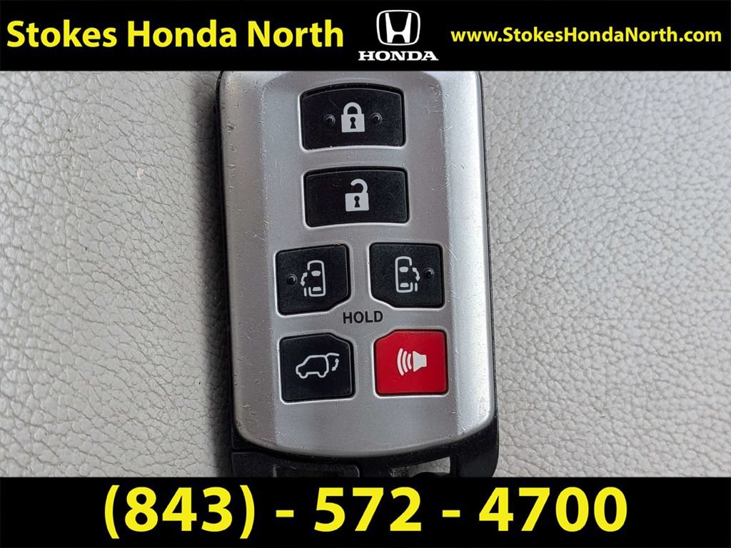 Used 2013 Toyota Sienna XLE w/ Entertainment Pkg AWD/4WD image 39