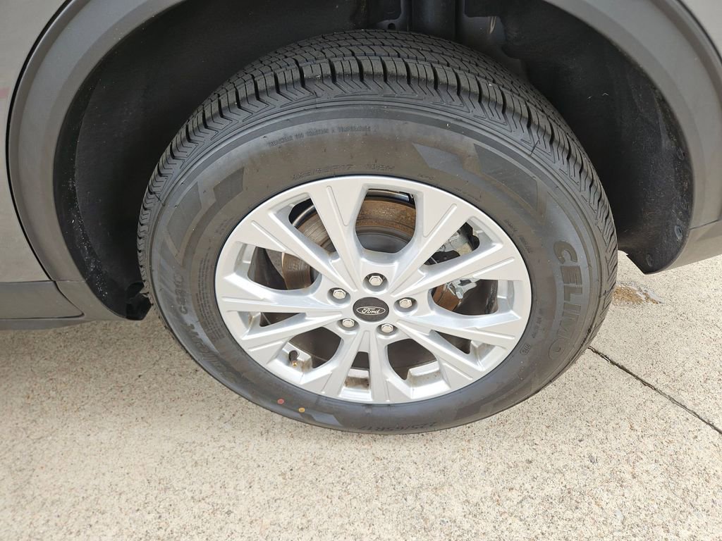 Used 2025 Ford Escape Active AWD/4WD image 25