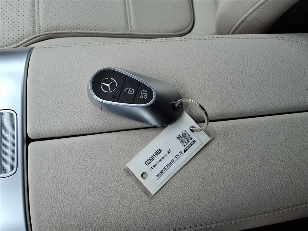 Used 2024 Mercedes-Benz GLC 300 GLC 300 image 12