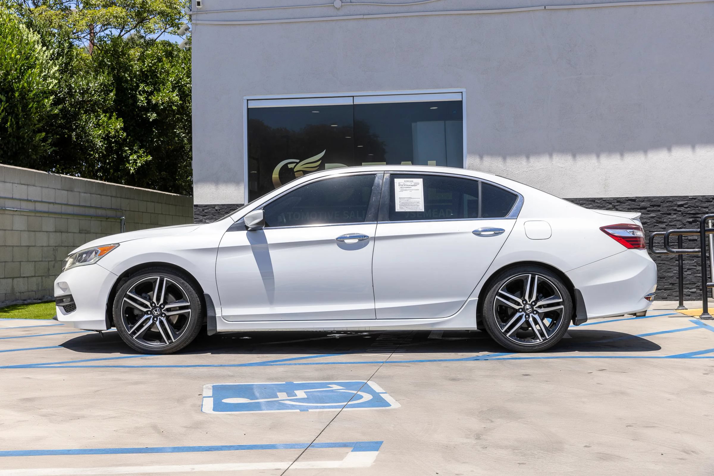 Used 2016 Honda Accord Sport image 9