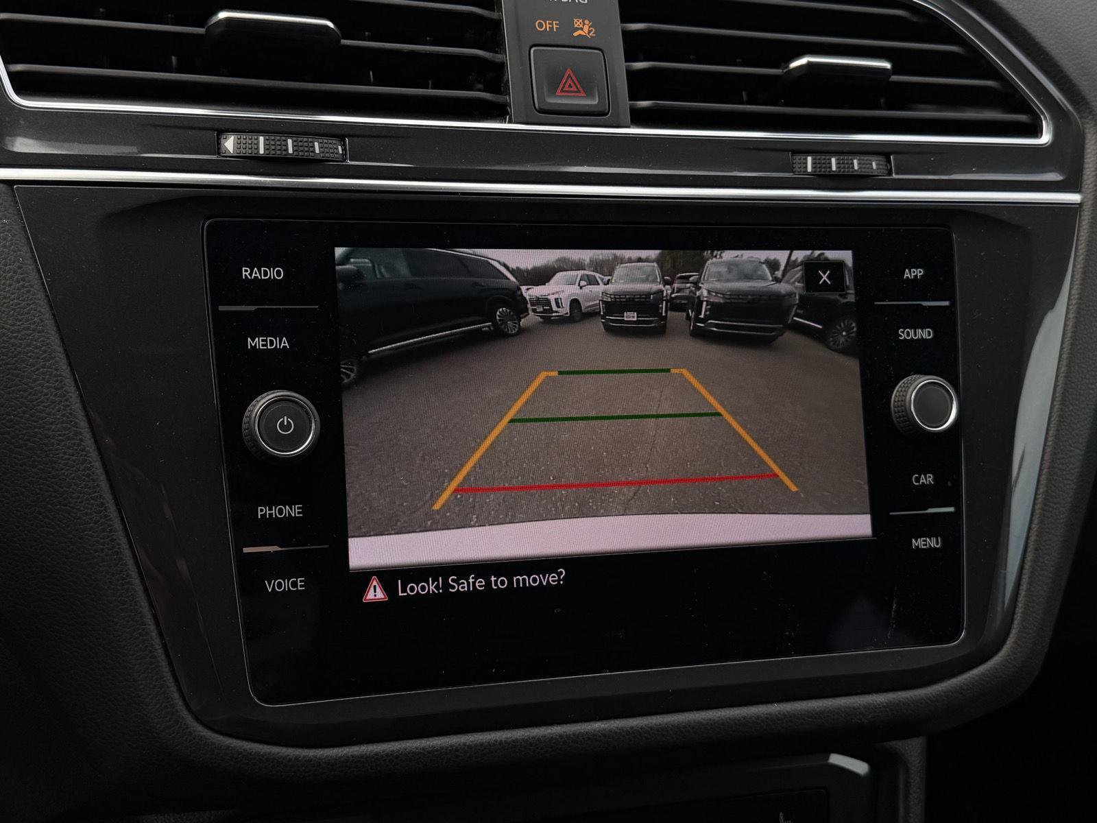 Used 2023 Volkswagen Tiguan SE image 12