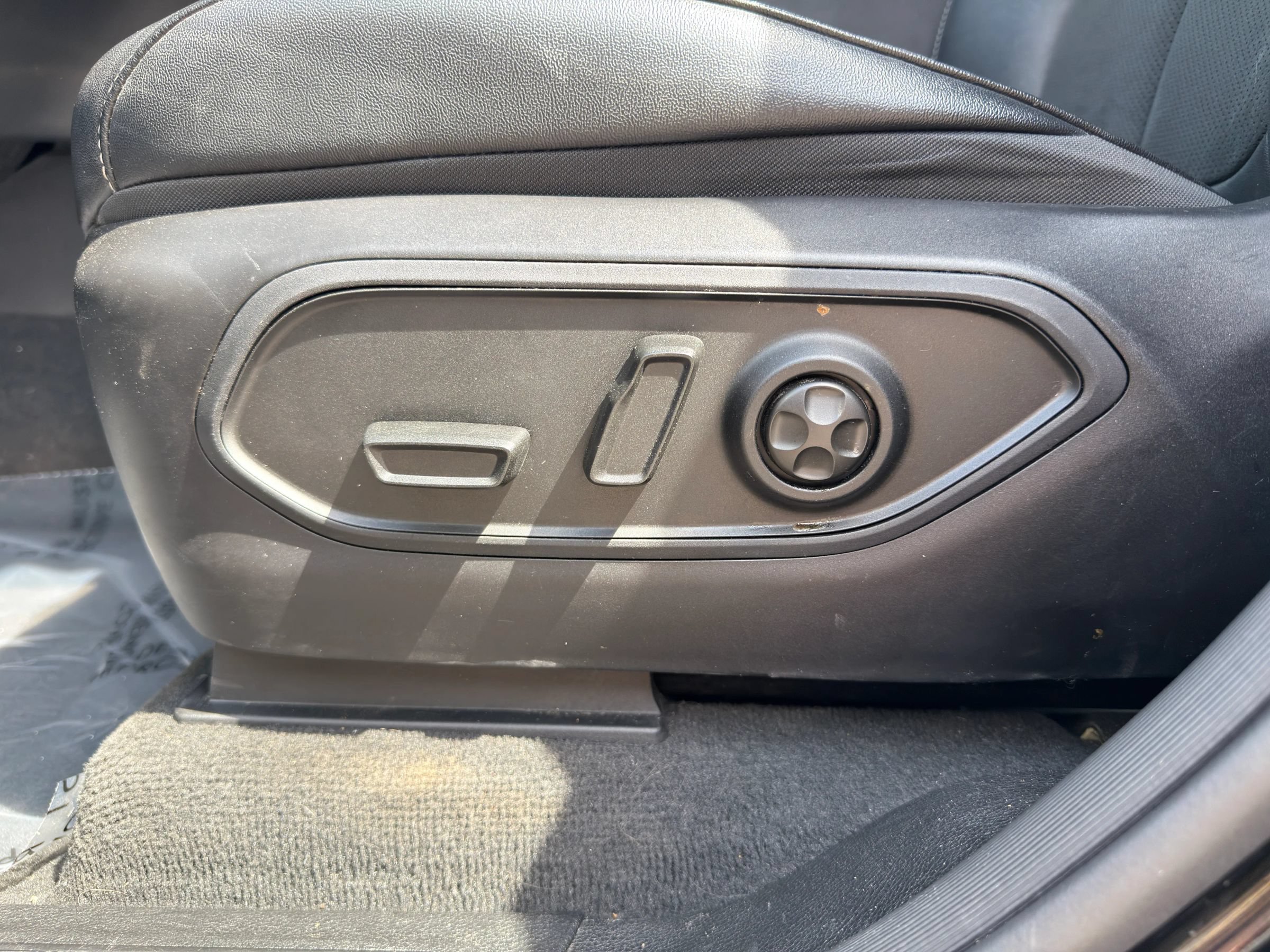 Used 2022 Jeep Grand Cherokee Altitude AWD/4WD image 27