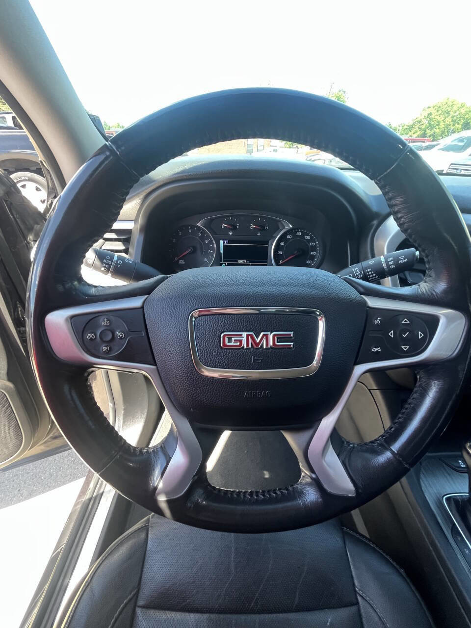Used 2018 GMC Acadia SLT image 16