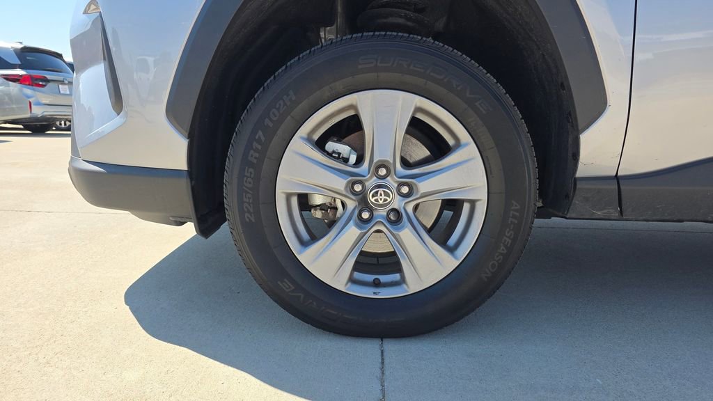 Used 2025 Toyota RAV4 XLE image 10