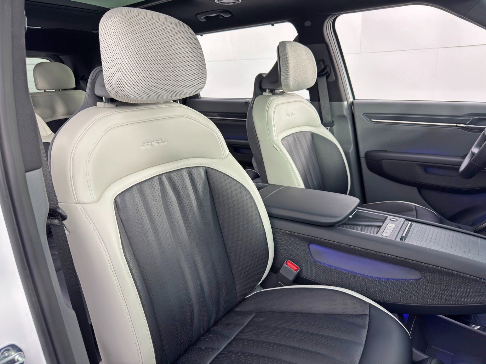 Used 2024 Kia EV9 GT-Line image 41