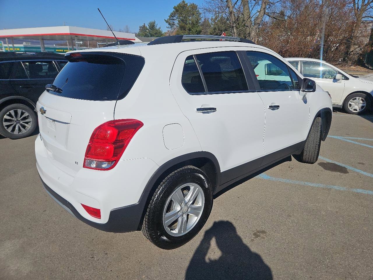 Used 2017 Chevrolet Trax LT w/ LT Convenience Package image 3