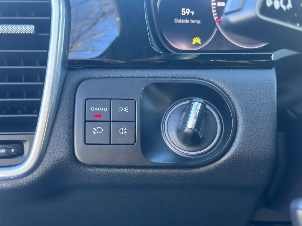 Used 2022 Porsche Cayenne Platinum Edition image 19