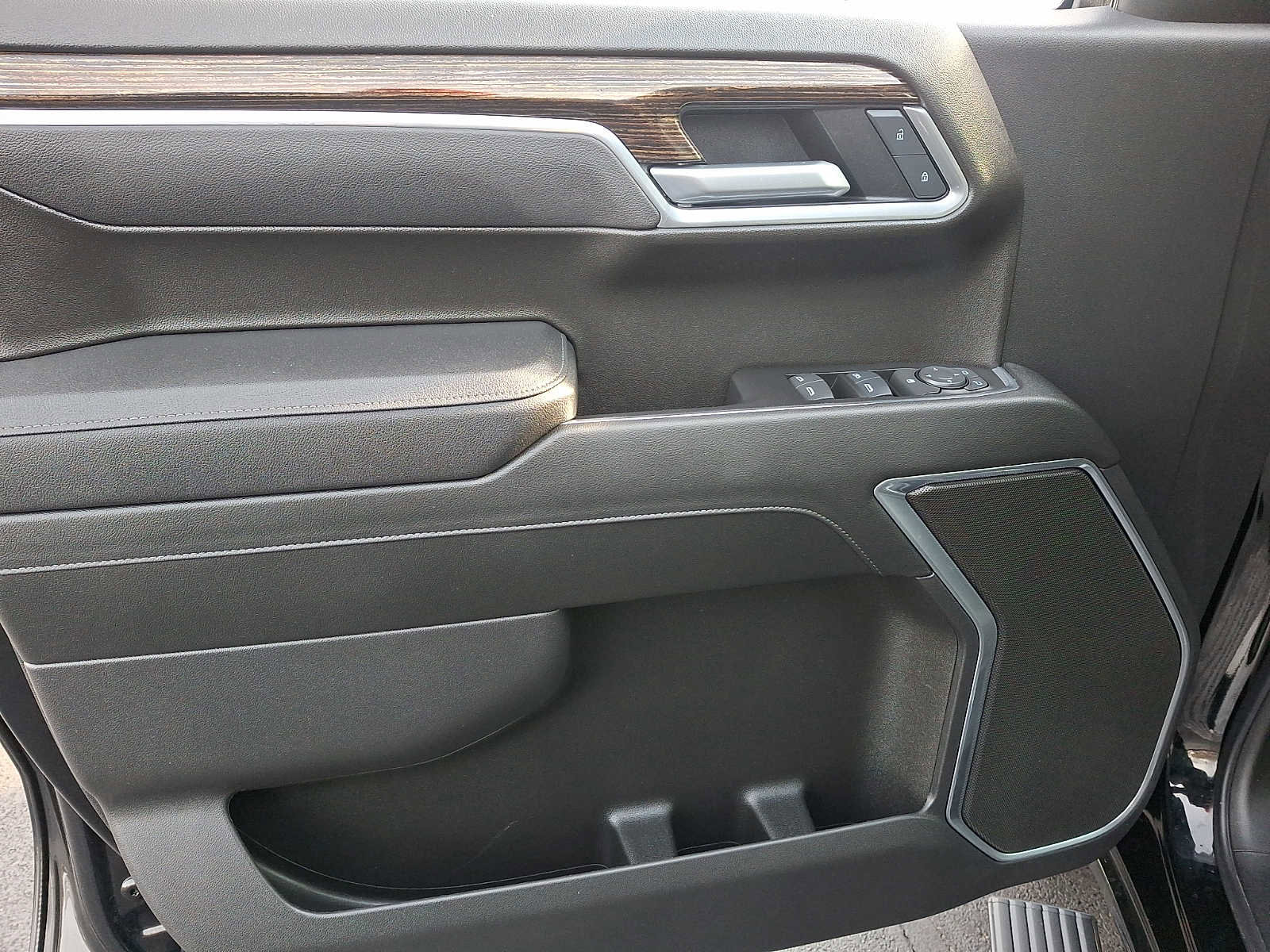 Certified 2025 GMC Sierra 1500 Elevation image 12