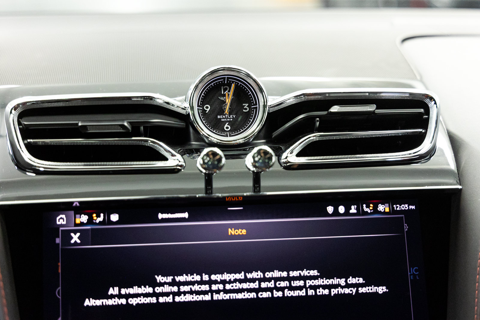 Used 2023 Bentley Bentayga AWD/4WD image 36