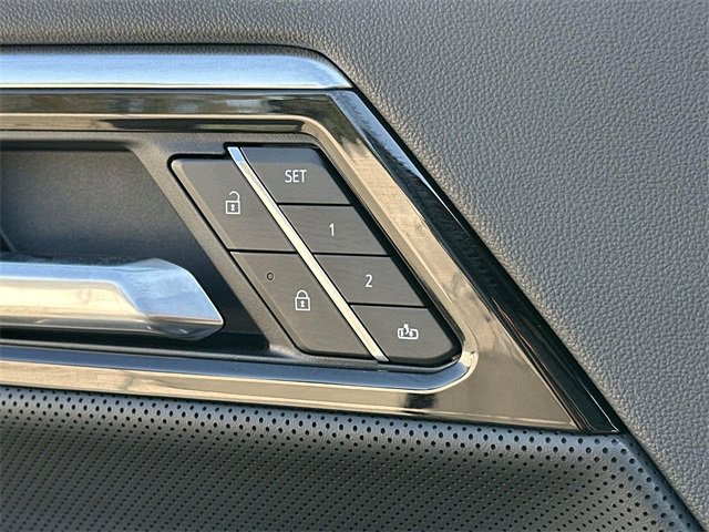 Used 2025 GMC Sierra EV Denali image 40